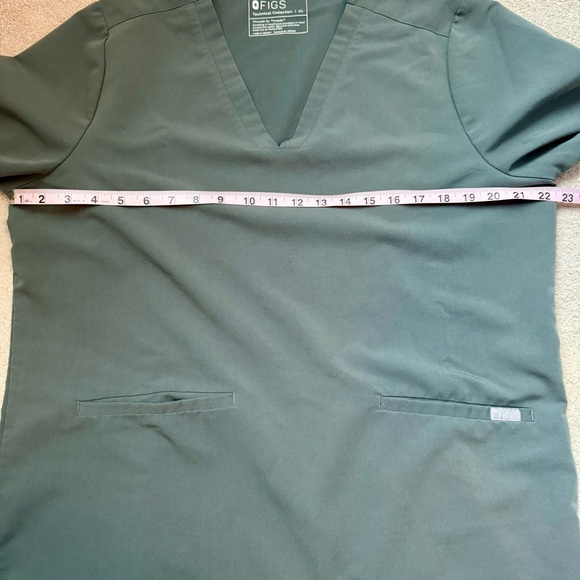 Fig Casma Three-Pocket Scrub Top Size XL GUC Technical Collection - Picture 6 of 12